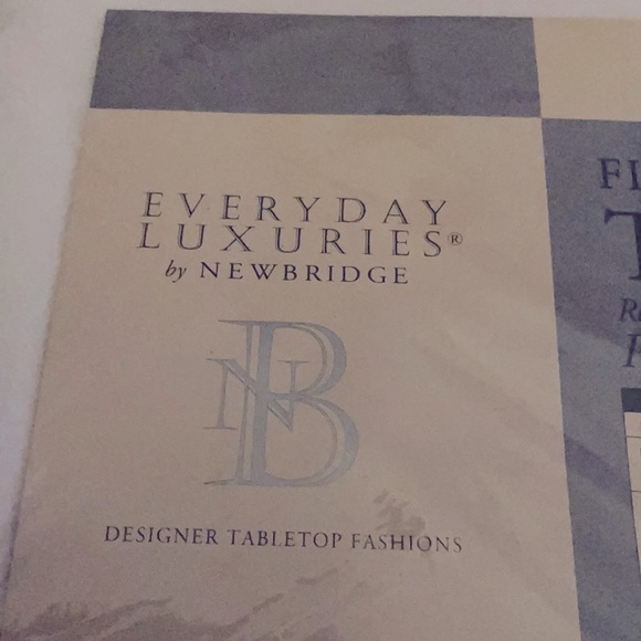 Newbridge Table Pad - Picture 2 of 4